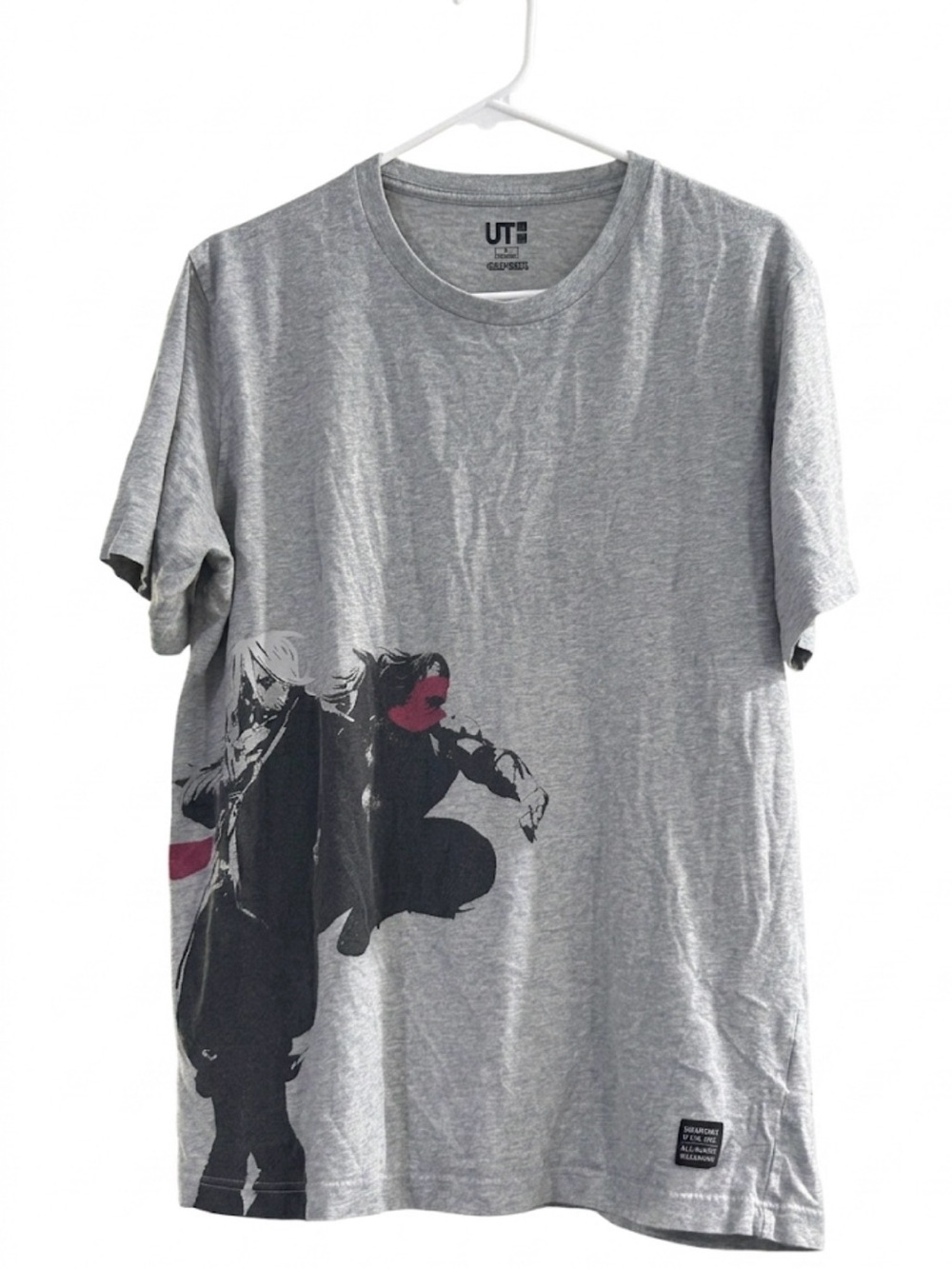 Uniqlo UT Capcom 40th Anniversary Shirt Mens Large Gray Strider Hiryu Hien Tee